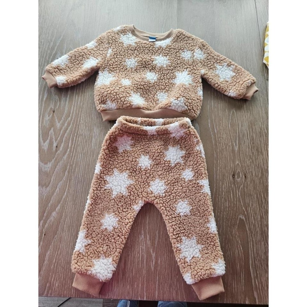 Old navy baby boy set 12-18 mos
